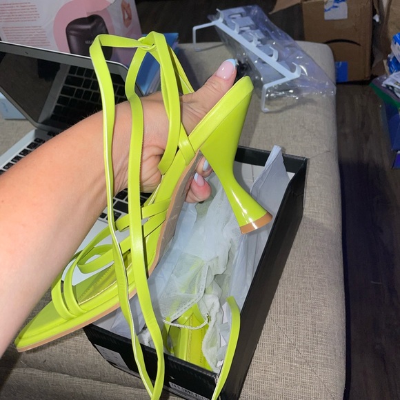 Lime green PLT heels - Picture 4 of 7
